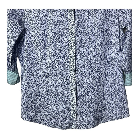 1548. TALBOTS 3/4 SLEEVES FLORAL PATTERN TOP FULL BUTTON‎ UP BLUE/WHITE IN COLOR - Picture 4 of 9